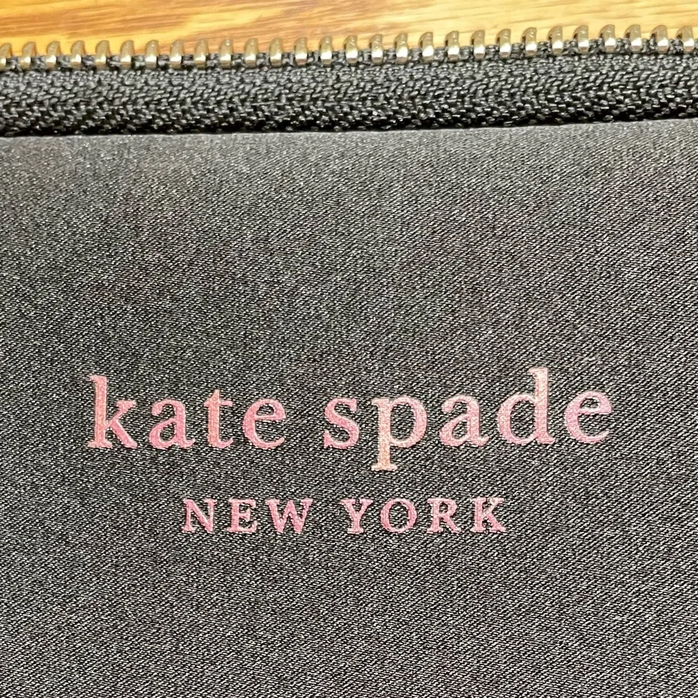 Kate Spade iPad/Laptop Case with zipper closure